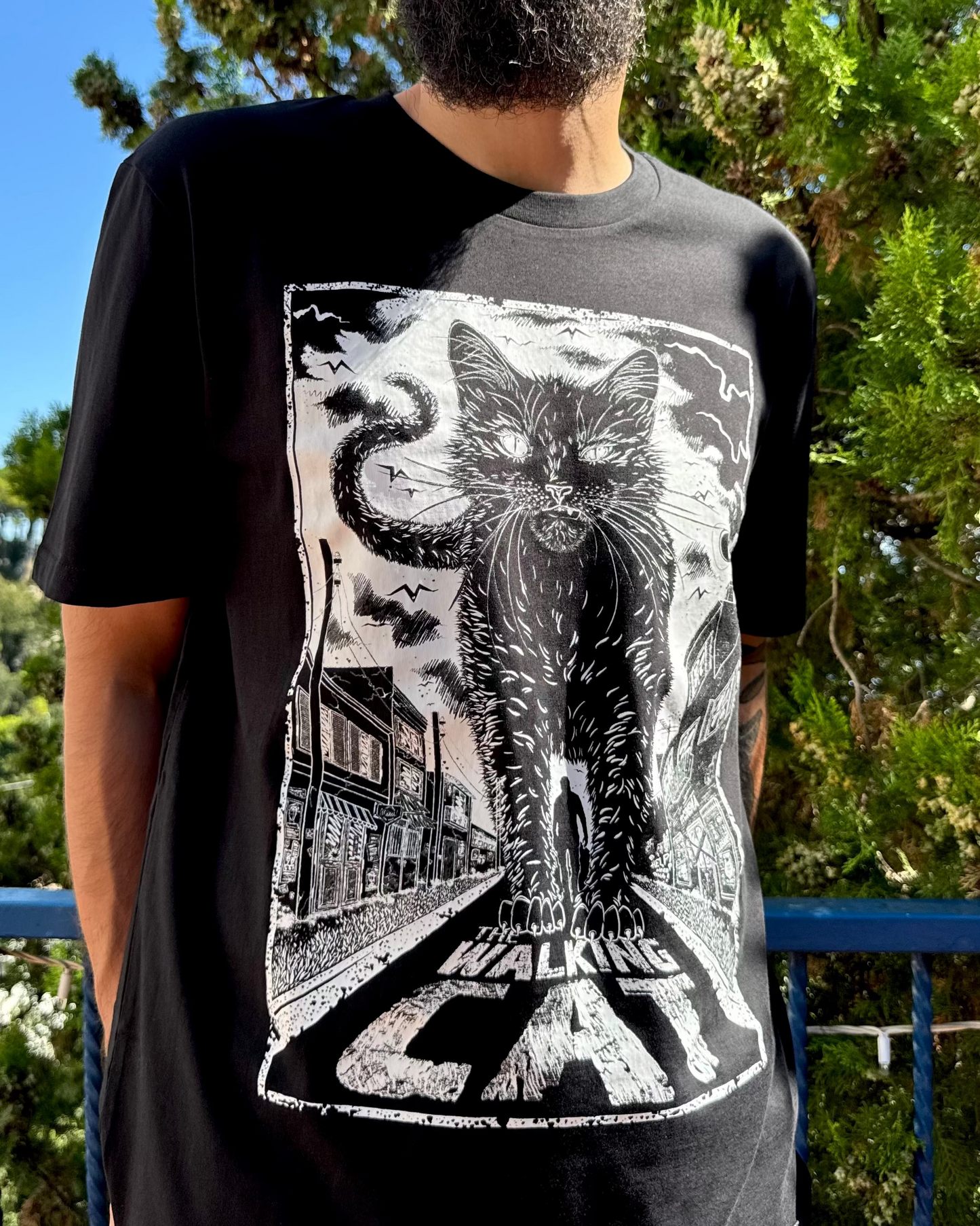 The Walking Cat: Kuschelig. Untot. Überall Haare.